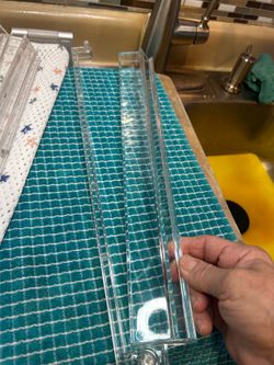 NEW! Set of four 16” clear acryllic Mahjong racks with pushers and carry bag.