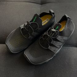 Mishansha Water Shoes - Size 6 Women/5 Men