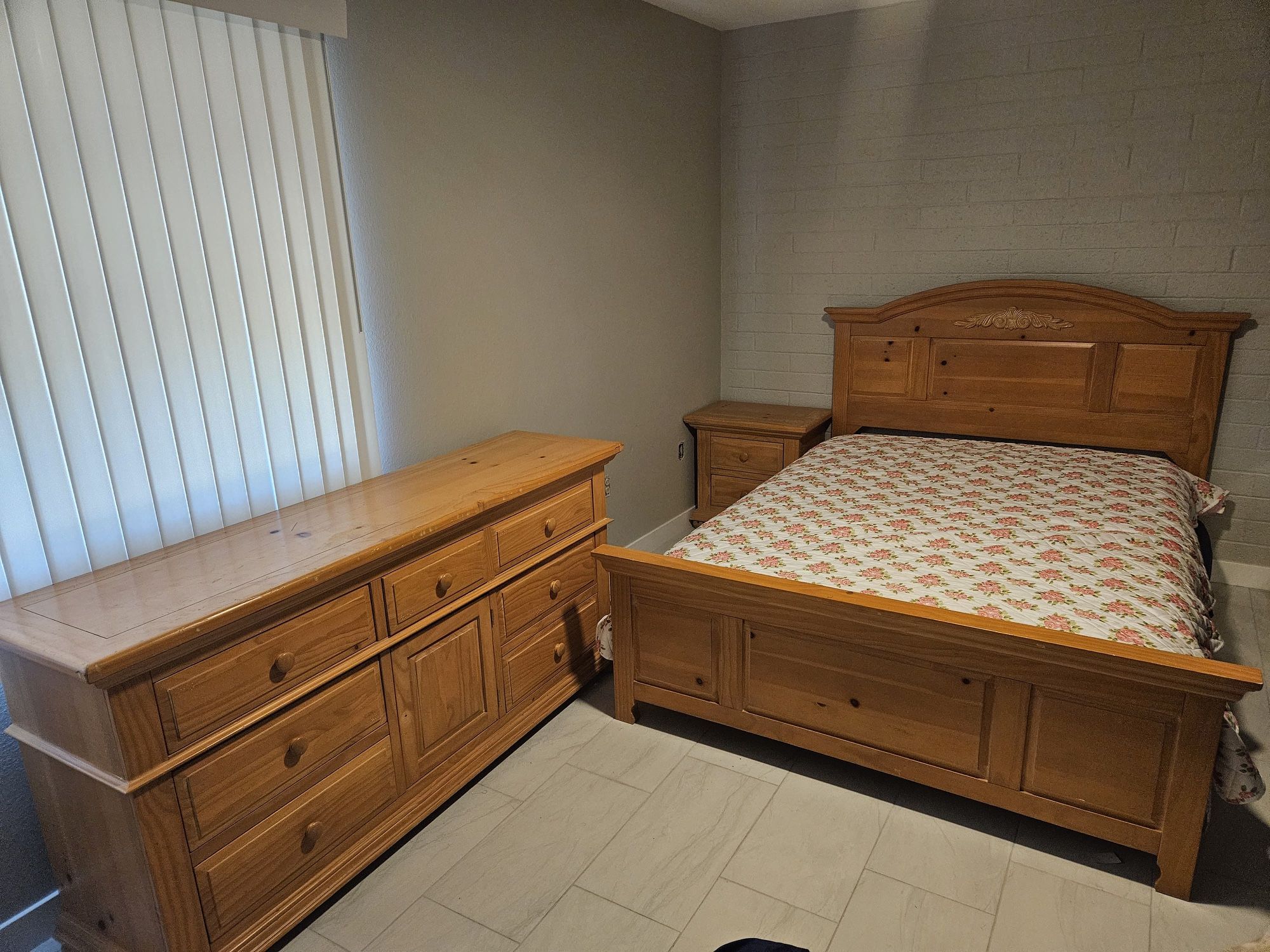 Queen Size Bedroom Set