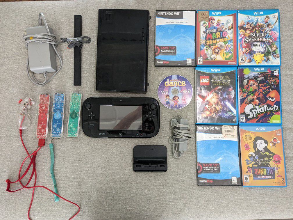 TESTED Nintendo Wii U (Game pad + 3 Controllers + 9 Games)