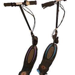 RAZOR ELECTRIC SCOOTER (2) WITH CHARGER ( BOTH NEED BATTERYS) WONT HOLD A CHARGE ANYMORE THEY WHERE WORKING LAST YEAR 