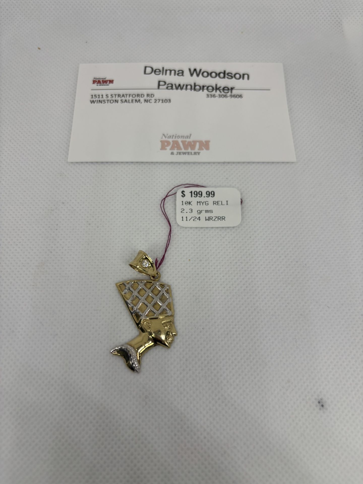 10KT Gold Nefertiti Pendant