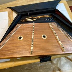 Hammered Dulcimer Dusty Strings D-35