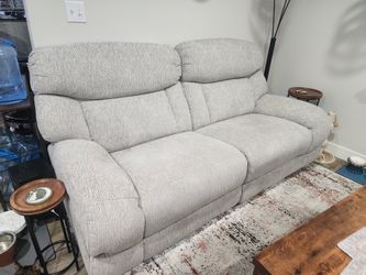 Everest Light Gray Power Reclining Loveseat