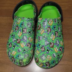 Minecraft Crocs Clogs Green Youth Size 5 Creeper Characters