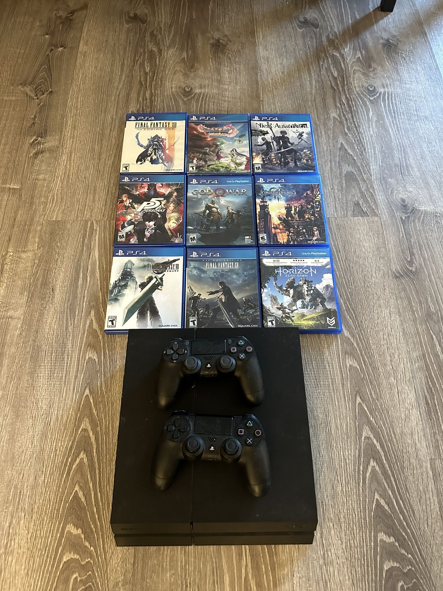 PlayStation 4 With 9 Games 2 Controllers - Barely Used 