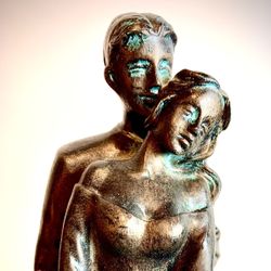 Beautiful decorative art, composite wood like sculpture Couple H12.5xW5.5xD3.5 inch Lbs 1.4 Wood like composite sculpture Couple in excellent conditio