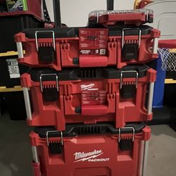 Milwaukee Pack out Roller Tool Box 