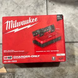 Milwaukee Dual Bay charger