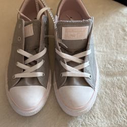 Brand New Converse Grey And Light Pink Size 4 Kids 