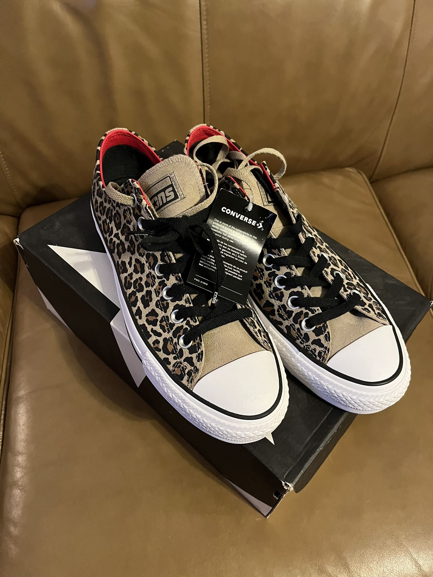NEW Leopard Print Men’s Converse - Size 10 1/2