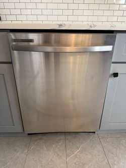 Samsung Stainless Steel Dishwasher – DW80R2031US – Works Great - MUST GO!!!