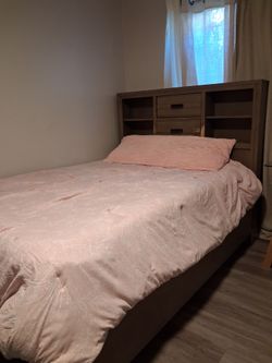 Bed& bedframe