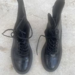 New LUCKY Nordstrom  Croco boots womens 5  
