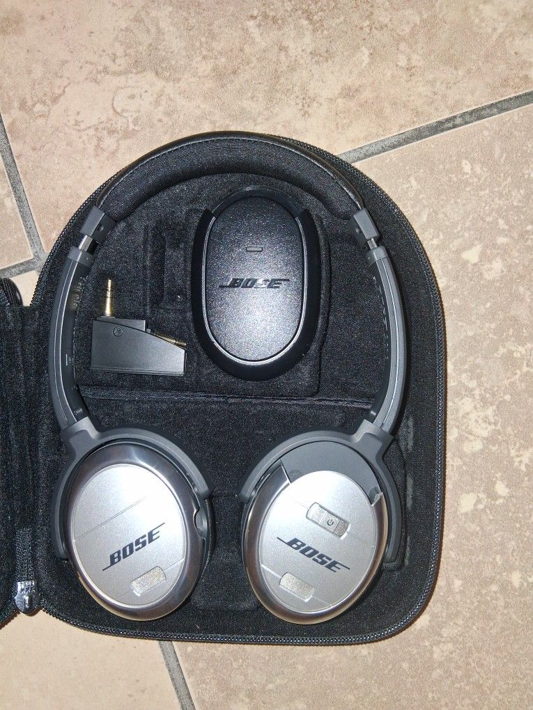 Bose Quiet Comfort 25 Noise Canceling Headphones