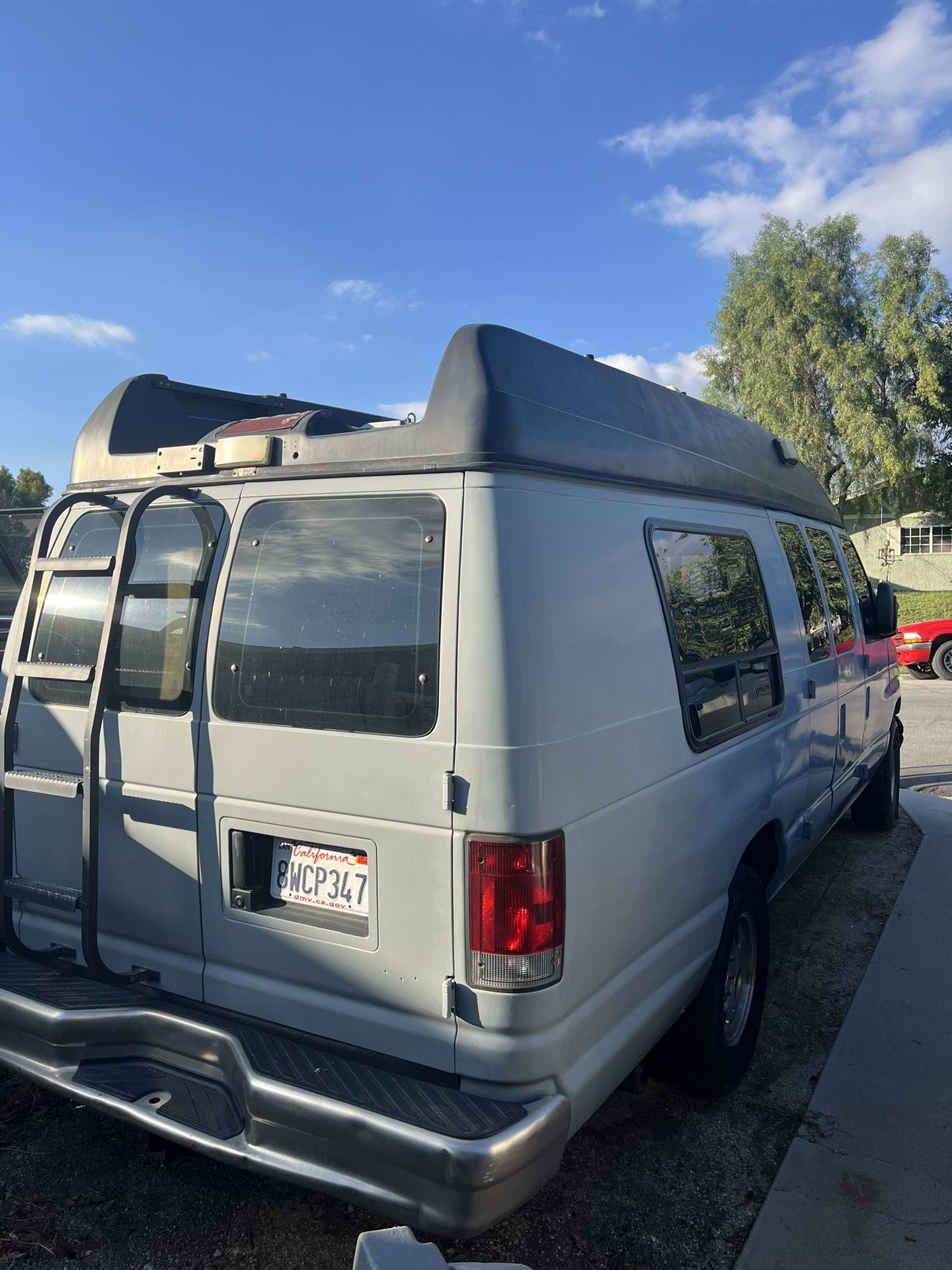 Camper Van E-350 $9,999