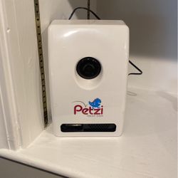 Petzi Treat Cam 