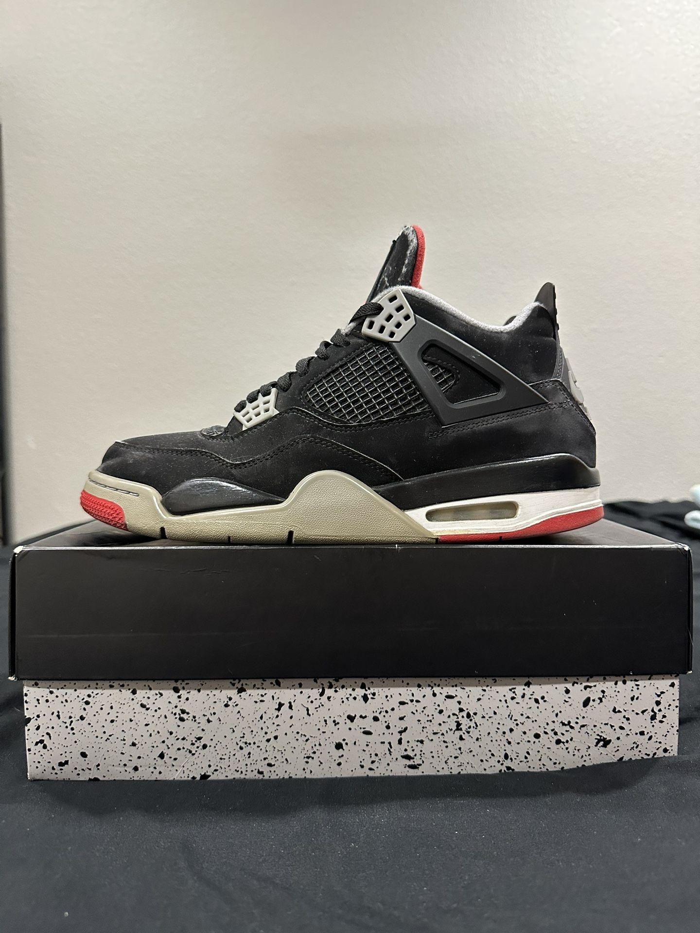 Air Jordan 4 “Bred”