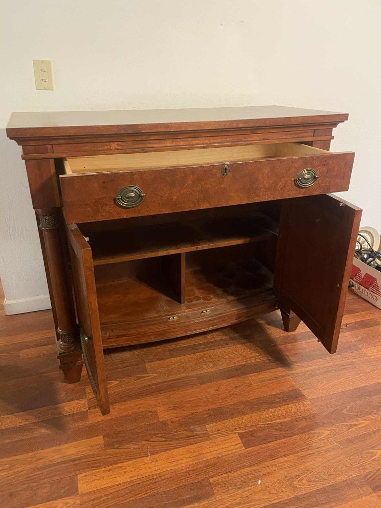 Cabinet Buffet