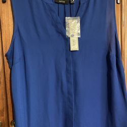 Ladies Top. Sz Large New