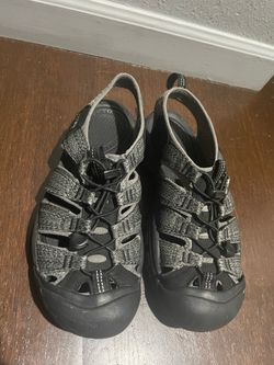 Men’s Size 8 Keen Newport H2 ClosedToe Sandals