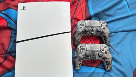 Ps5 and ps5 controllers