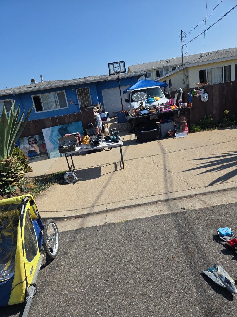 Yard Sale Today Saturday 25th  1017 12th St IB Ca