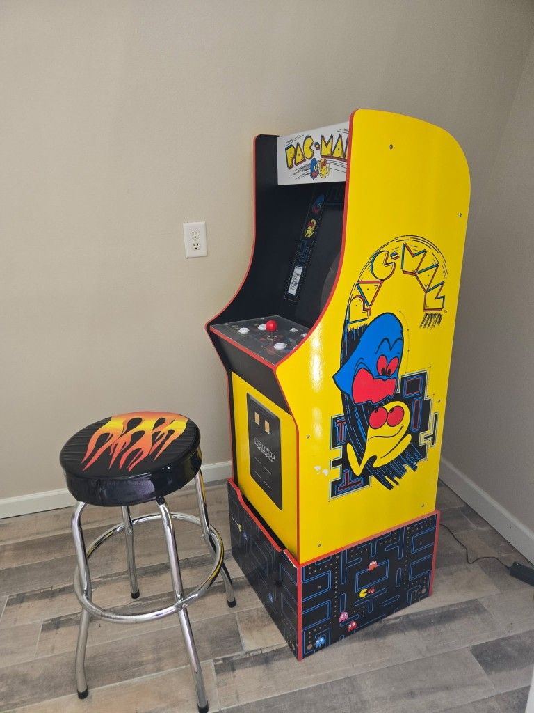 Pacman Arcade Game With Chair 