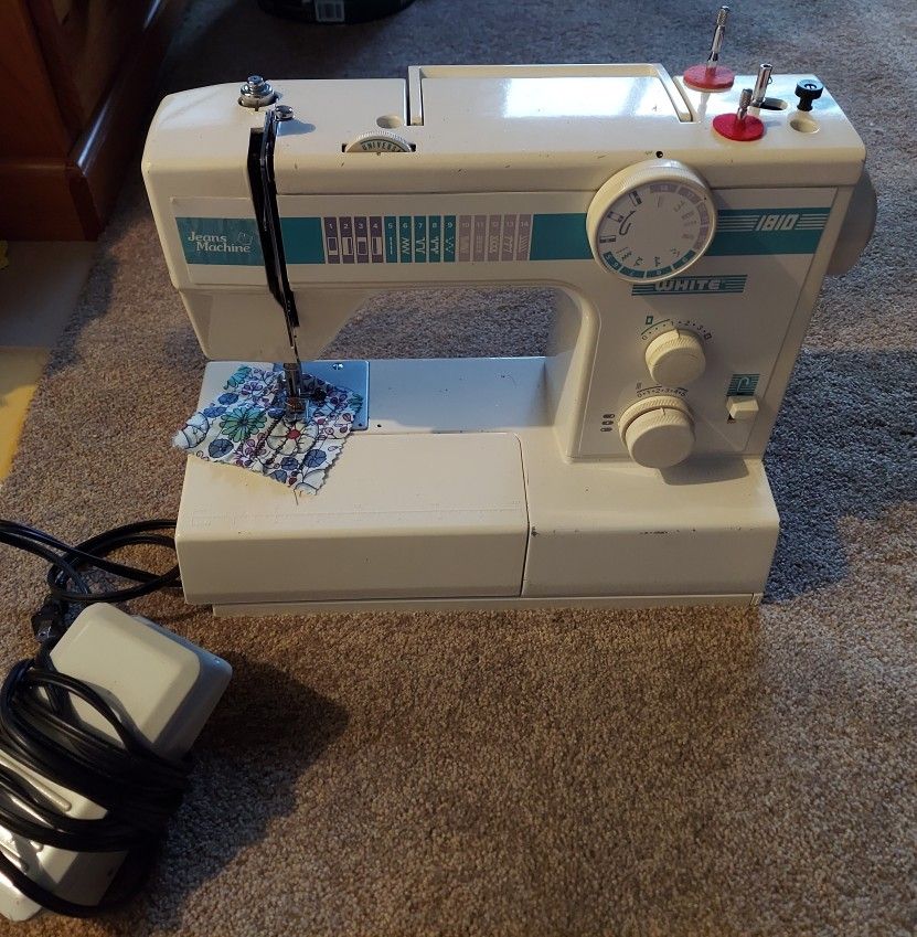White 1810 Model Sewing Machine