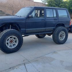 Jeep Cherokee 