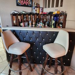 CORNER BAR AND STOOLS
