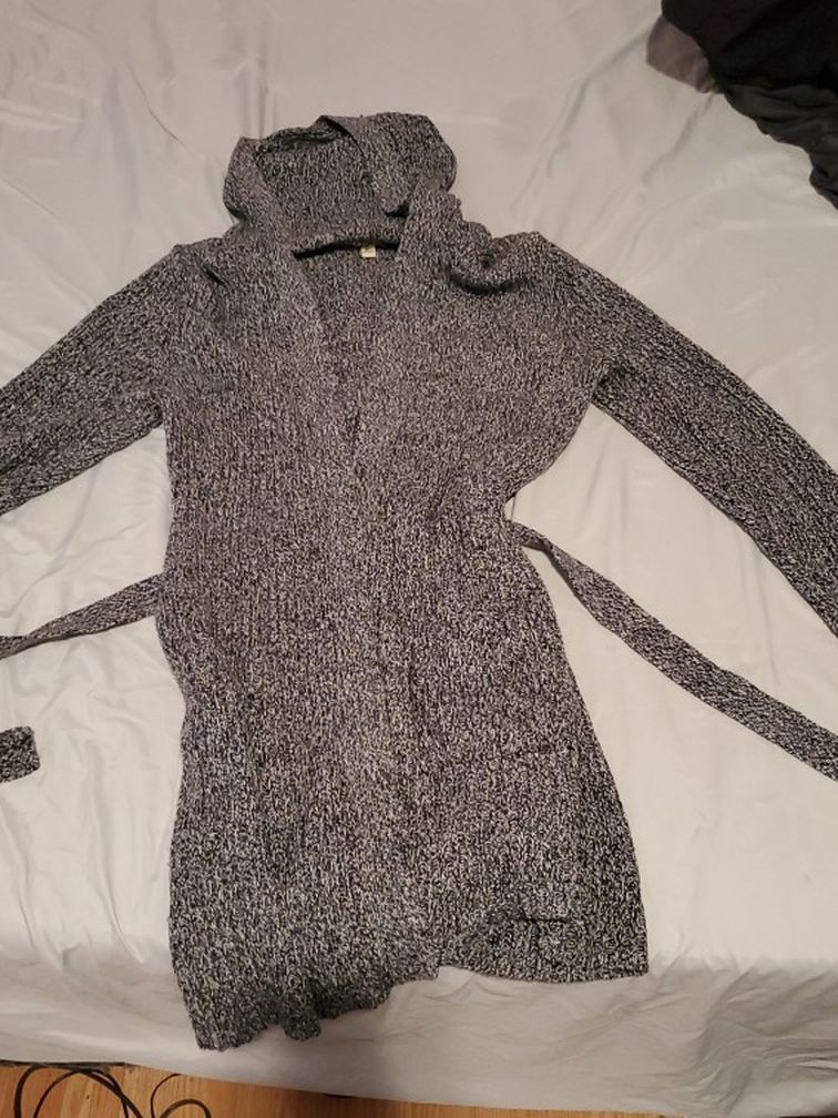 Long sweater robe with pocket and a rope..