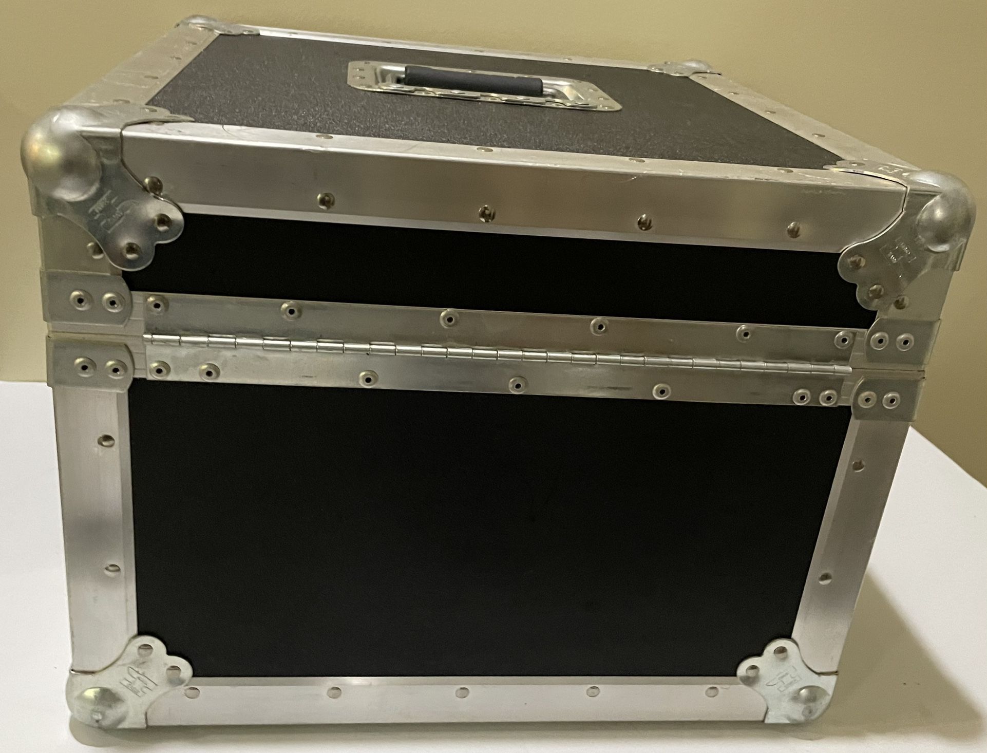 Heavy Duty Anvil Foam Insulated Utility Case 17.5" x 17" x 13.25"