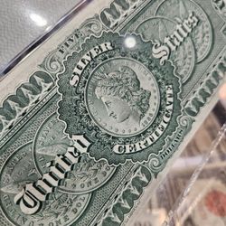 1886 $5 < Morgan Back >