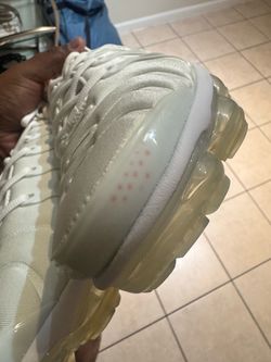 $50 Open box size 10 only   storage  unit auctions find Cash only
