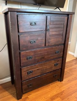 Brown Dresser Chest