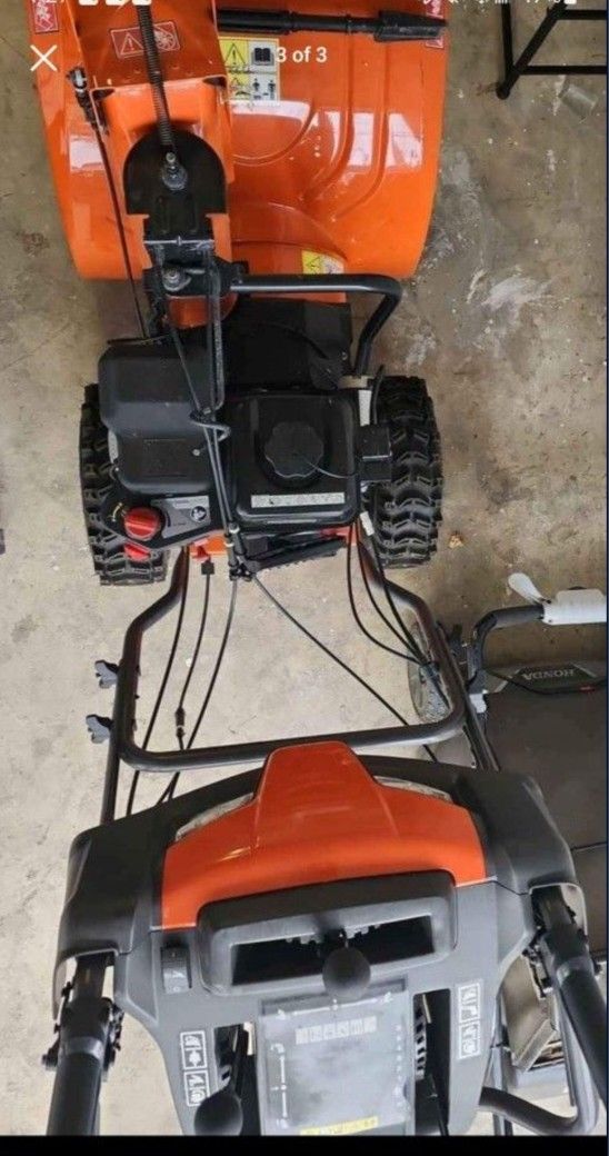 Residential Snow Blowers
HUSQVARNA ST 224