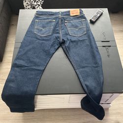 Levi 501s 31 34
