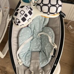 4 Moms Mamaroo Swing 