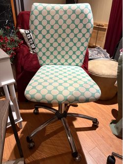 Desk chair