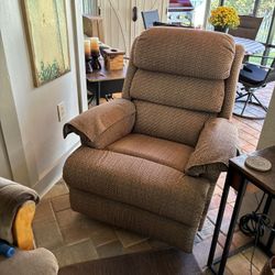 RECLINER CHAIR X SWIVELS X ROCK  $225.00 Like N BRAND NEW 