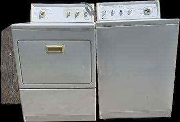 Electric kenmore white dryer and washer in great working condition