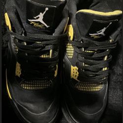Air Jordan 4 Retro Thunder Size 13