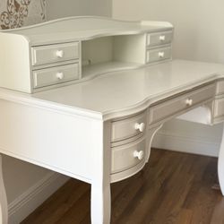 Pottery Bern Teen Lilac Desk with Hutch