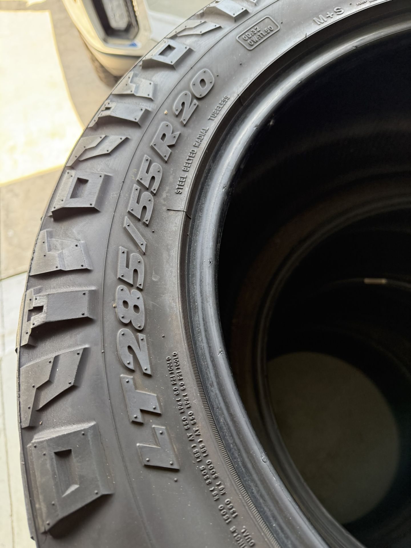 285/55/20s