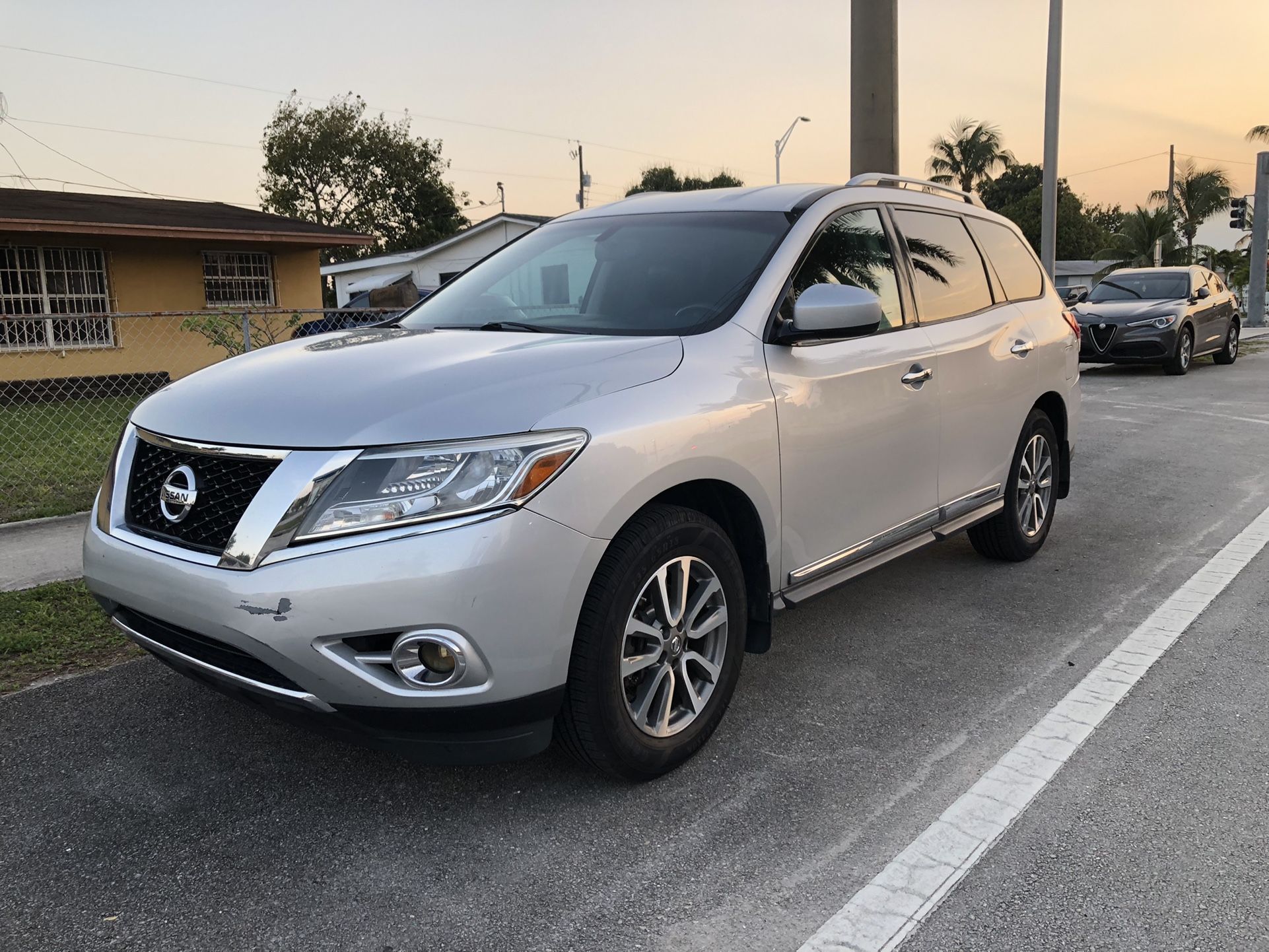 2013 Nissan Pathfinder for Sale in Carol City, FL - OfferUp