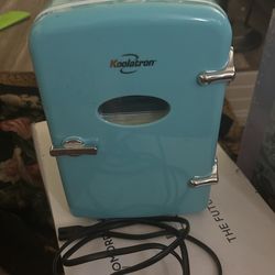 Mini Fridge Holds 6 All Plugs Into Coherent Lighter In Vehicle