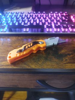 Box Cutter (Orange)