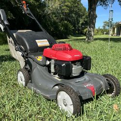 Nice Honda Self Propelled Lawn Mower 