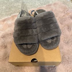 New UGG Yeah sandals